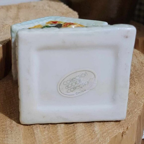 🎄 Abbott Collection - Porcelain Hinged Trinket Box - Gingerbread House - Picture 4 of 9